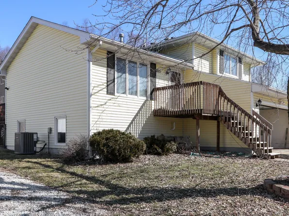 205 Columbia St, Carlisle, IA 50047