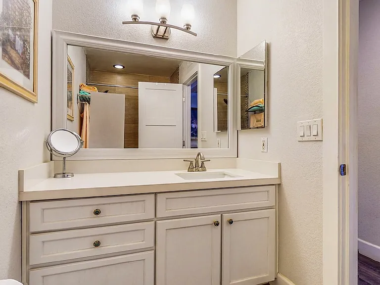 6543 Peachtree Ln — Photo 26