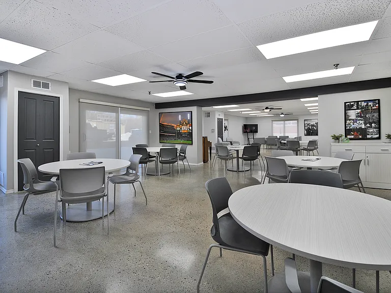 Highland Towers - Senior Living 55+ — Photo 15