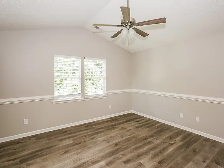 137 Lantana Dr — Photo 10