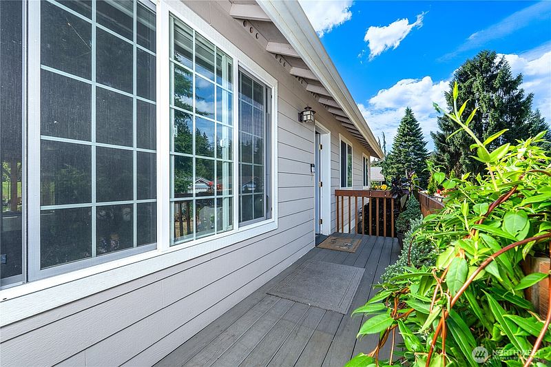 3rd image of 2232 256th Street NW