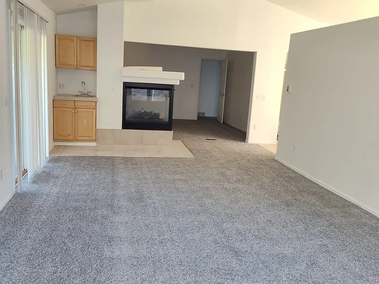 985 E Possee Rd — Photo 18