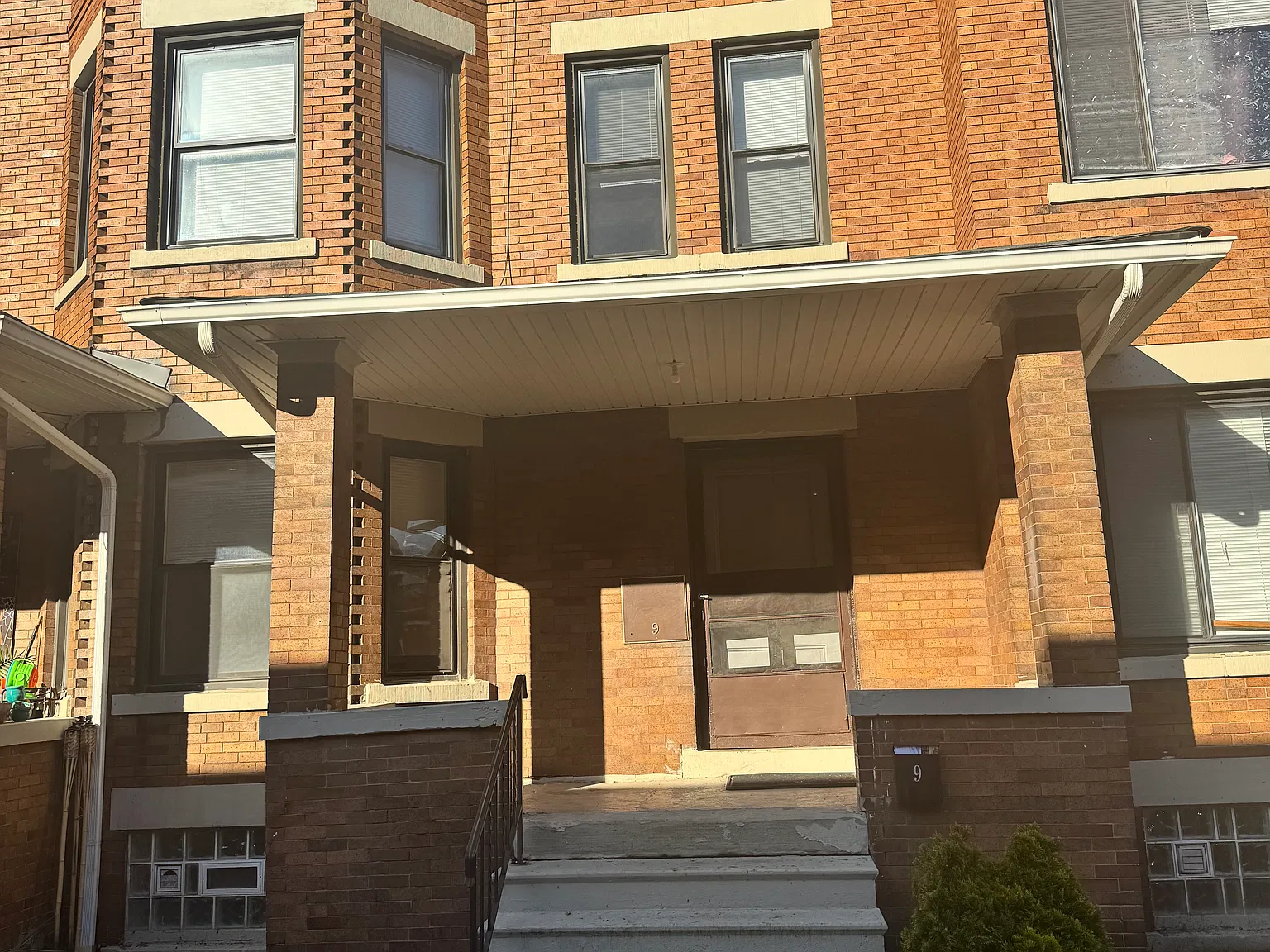 3 bed, 1500 sqft, $1,600 — Photo 1