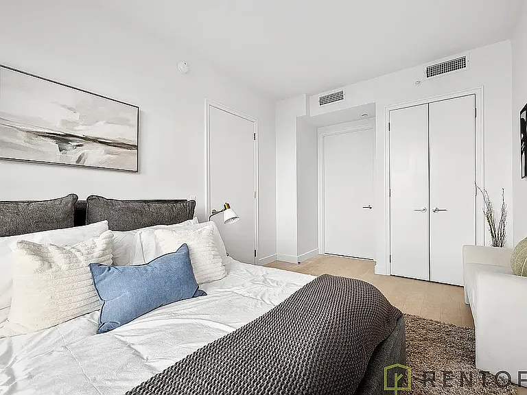622 11th Ave #307 — Photo 8