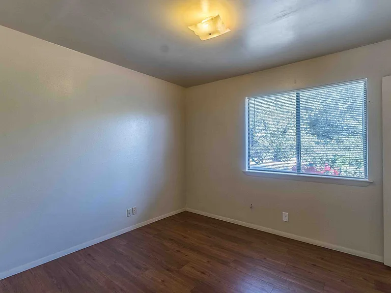 3901 Knollwood Dr — Photo 23