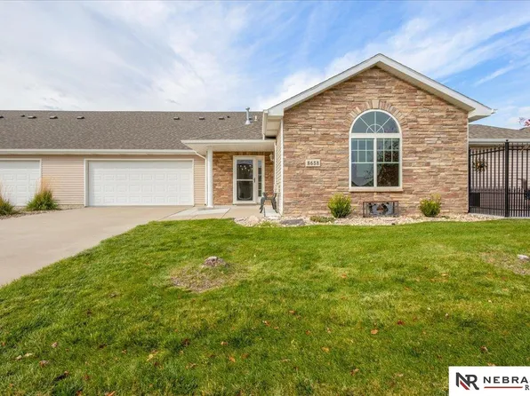 8658 N 160th Ct, Bennington, NE 68007