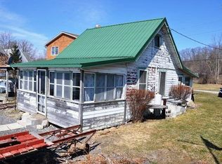 3 Ladoga Park Rd, Lansing, NY 14882