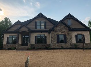 1059 Lakefield Dr, Newburgh, IN 47630