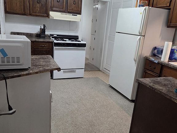 5th image of 621 Elm Ave E