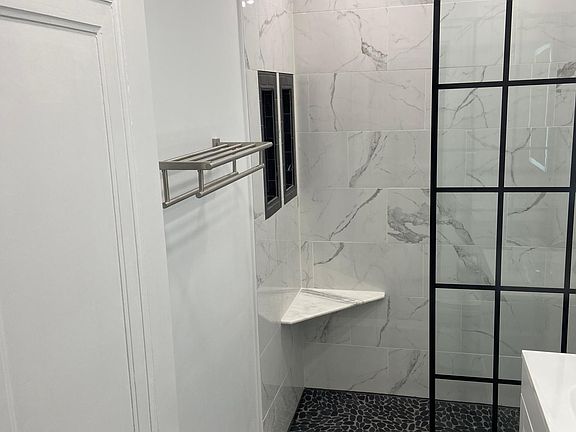 3rd image of 1251 Hathaway Ave #2
