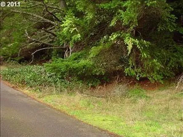 Greenwood St, Florence, OR 97439
