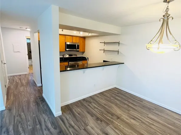 14006 SE 6th #10, Bellevue, WA 98007
