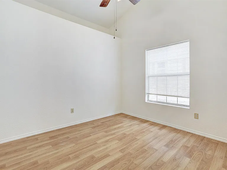 16304 Kicking Bird Dr — Photo 18