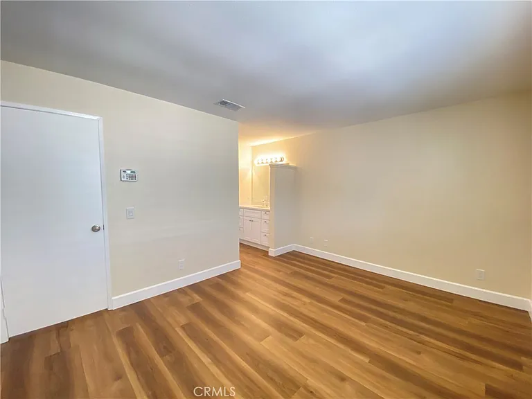 1084 Jacaranda Rd — Photo 12