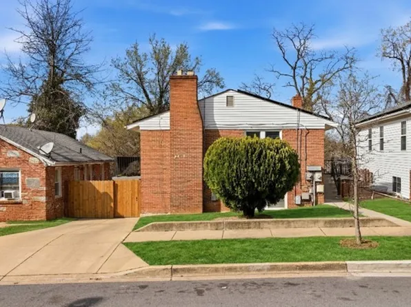 4706 Deanwood Dr, Capitol Heights, MD 20743