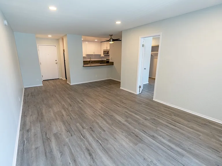 2039 North Las Palmas Ave — Photo 43