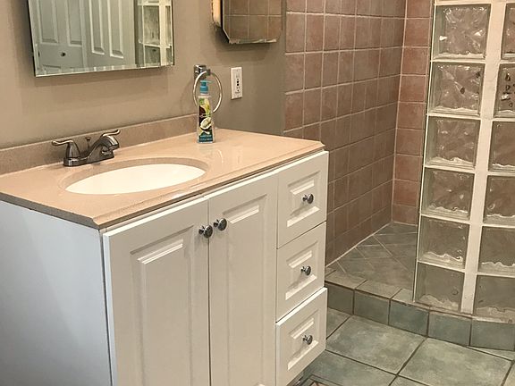 5th image of 317 NE 13th Ave #1