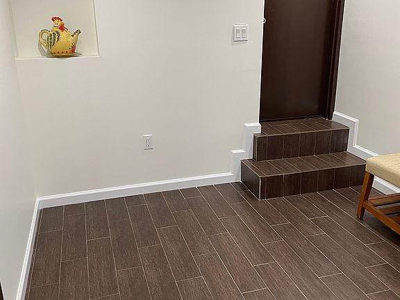 3rd image of 3828 Maple Ave #1
