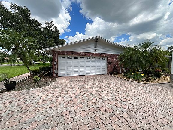 3rd image of 2401 Karen Dr