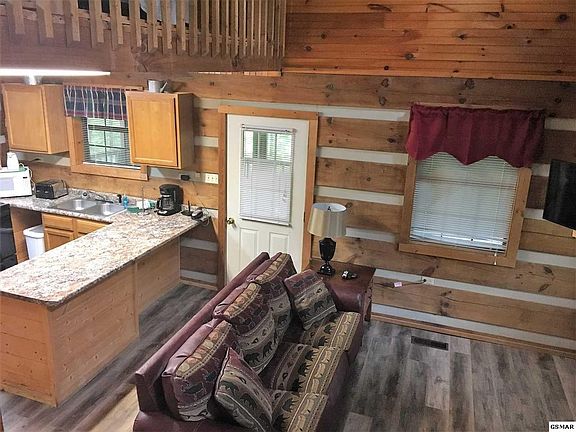 4th image of 738 Nighthawk Way Cabin 86