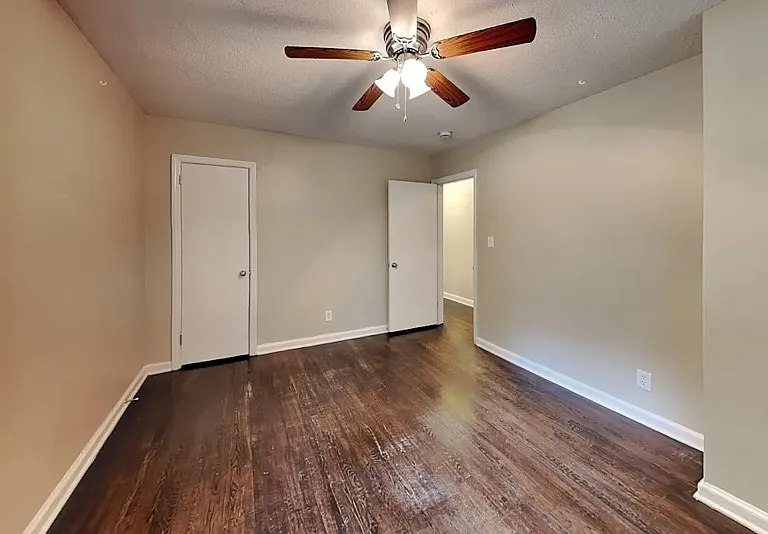 2728 Flagstone Dr SE — Photo 2