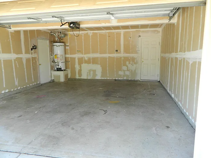 4 bed, 3.0 bath, 2000 sqft, $3,000 — Photo 3