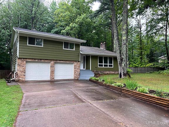 2nd image of 70 Edgewood Dr