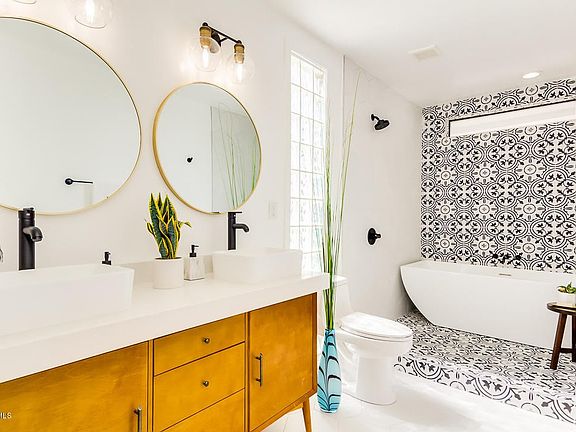 44-MasterBath