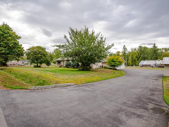 19810 20th Ave, Langley, BC V2Z 1Z3