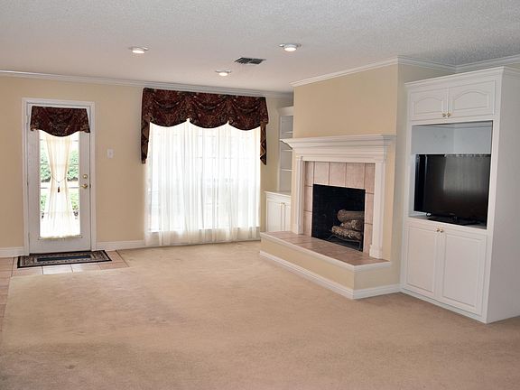 3rd image of 109 Dove Cir