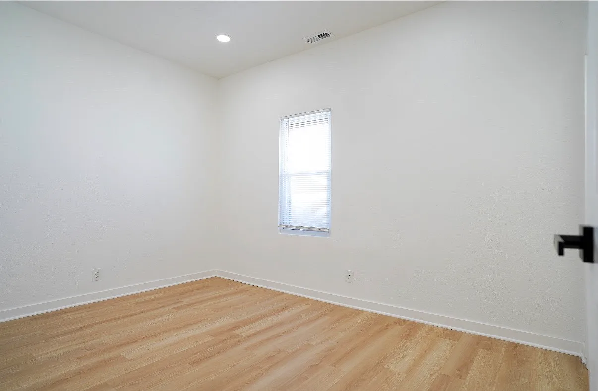 2 bed, 756 sqft, $1,850 — Photo 2