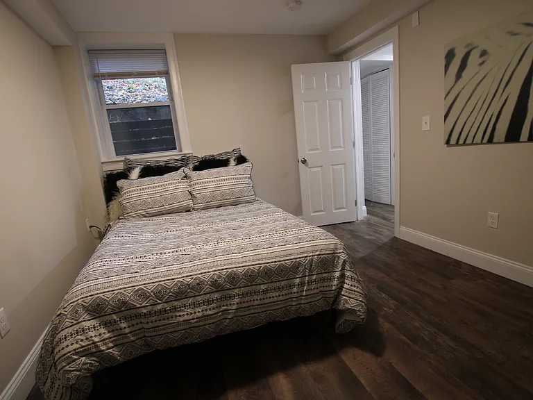 59 Strathmore Rd #1 — Photo 37