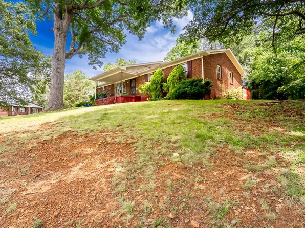 142 Hallmark Cir, Radcliff, KY 40160