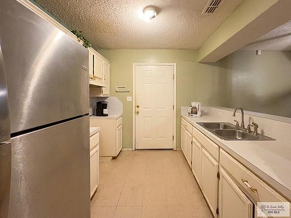 5th image of 526 Rey Jorge St