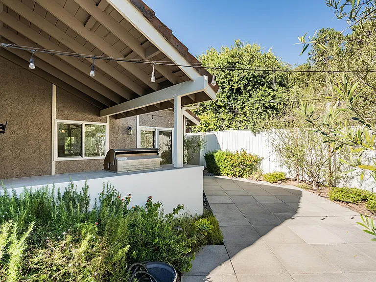 1316 Avenida De Cortez — Photo 31