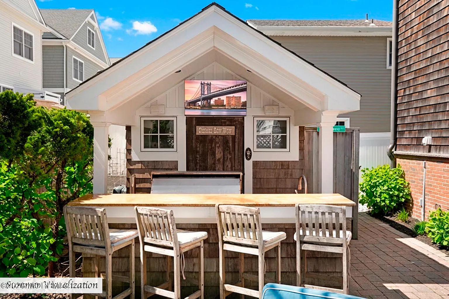 565 Trout Ave photo 1