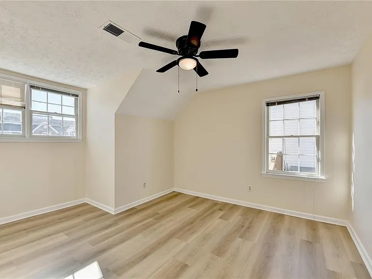 3945 Genoa Ct — Photo 34