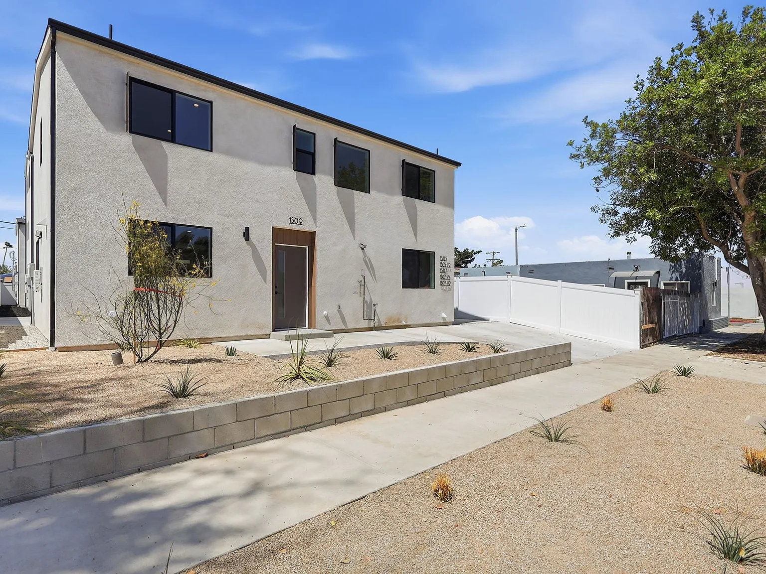 3 bed, 1500 sqft, $3,895 — Photo 1