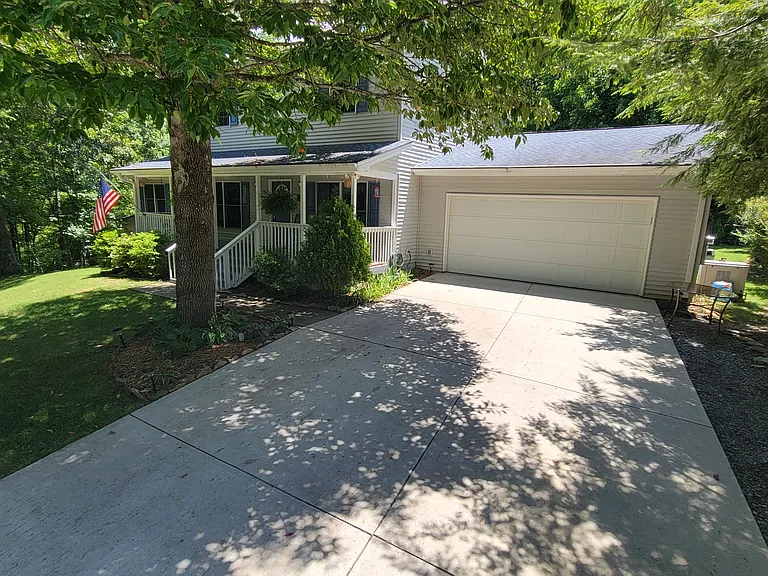 425 Panther Gap Rd — Photo 4
