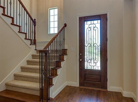 3rd image of 1003 Crystal Oak Ln