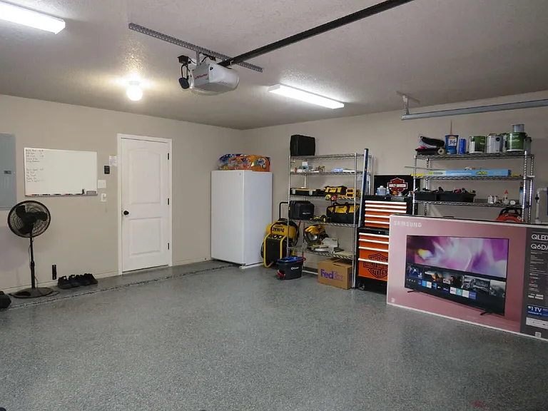 9805 Kaitlyn Dr — Photo 28