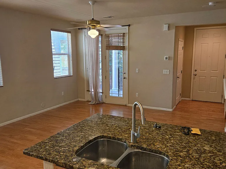 2515 Central Park Blvd — Photo 8