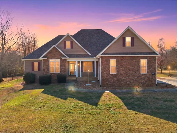 516 Serria Way, Seneca, SC 29678