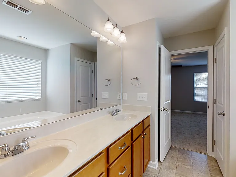 2711 Magnolia Tree Ln — Photo 10
