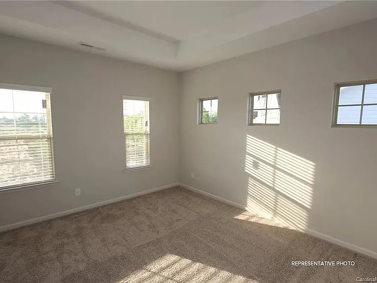 9436 Ainslie Downs St — Photo 15