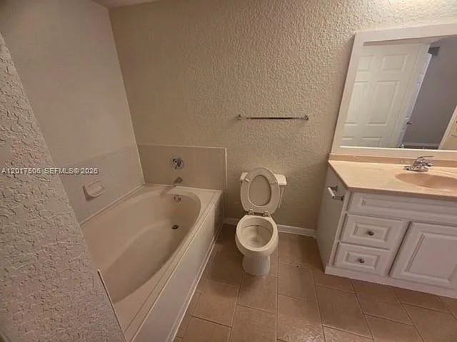 2008 Belmont Ln #2008 — Photo 11