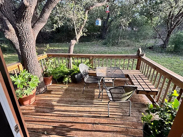 2 bed, 900 sqft, $1,900 — Photo 3