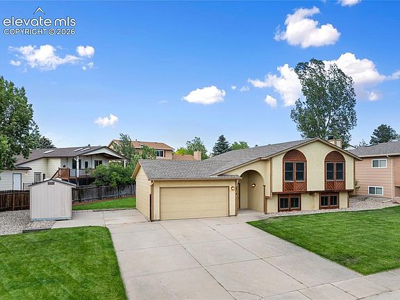 2nd image of 2318 Thornhill Dr