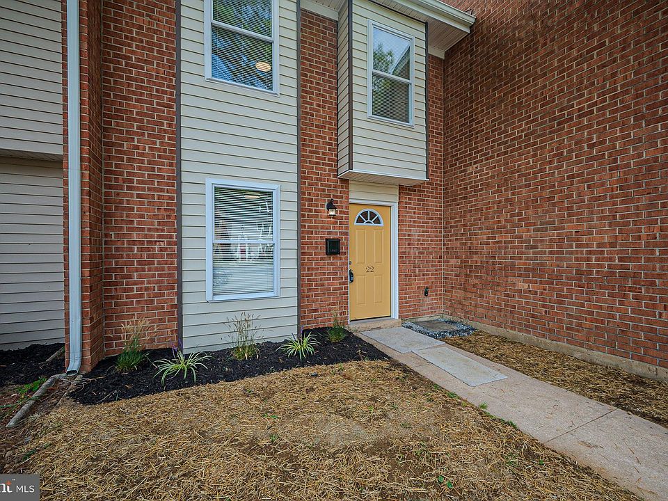 1st image of 22 Sailboat Cir
