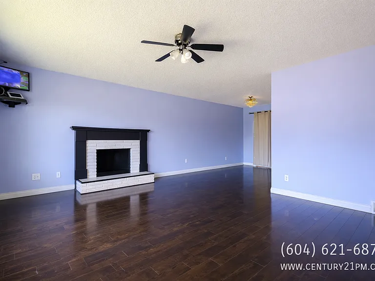 2114 Bakerview St #UPPER — Photo 3